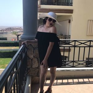 Meet your Posher, Edith